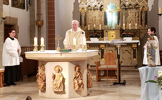 Pfarrer i. R. Martin Göke feiert mit einem Dankgottesdienst in der Boker Pfarrkirche seinen 44. Weihetag als Priester