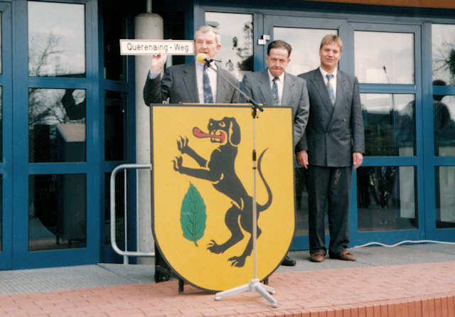 Bürgermeister Stephan Knies hält die Festrede zur Einweihung des Quérénaingweges Bürgermeister Stephan Knies hält die Festrede zur Einweihung des Quérénaingweges