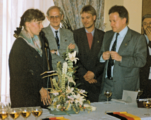 Stellvertretender Bürgermeister Dr. Stéphane Leman begrüßt die Gäste aus Boke im Rathaus von Valenciennes Stellvertretender Bürgermeister Dr. Stéphane Leman begrüßt die Gäste aus Boke im Rathaus von Valenciennes
