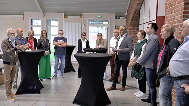 Paul Bentler, der Vorsitzende des Heimatvereins Boke, spricht über die Beweggründe für eine Unterstützung an den Buntglasfenstern Paul Bentler, der Vorsitzende des Heimatvereins Boke, spricht über die Beweggründe für eine Unterstützung an den Buntglasfenstern