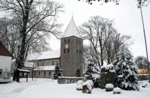Pfarrkirche St. Landolinus (19.12.2010 Ansicht von Nordwesten)